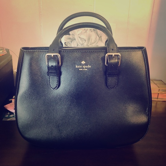 kate spade Handbags - Kate Spade Large Satchel Purse in Saffiano Leather